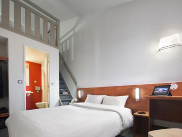 Orgeval Hotel 2*